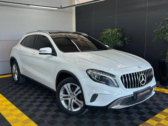 MERCEDES-BENZ GLA 200 1.6 CGI STYLE 16V TURBO FLEX 4P AUTOMÁTICO